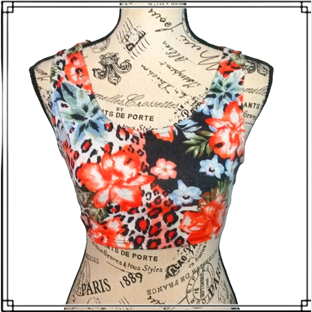 Love Floral Leopard Print Cropped Half Shirt Size XL